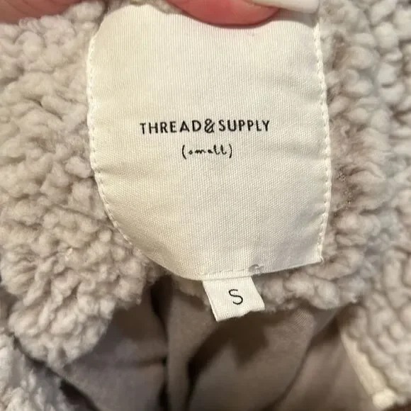 Thread & Supply pullover Sherpa size small - Picture 6 of 9